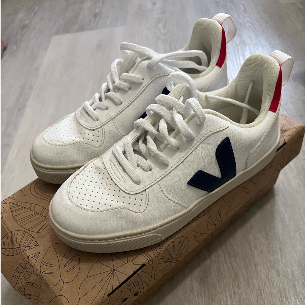 Veja Vega V-10 Sneakers Boys Size 3